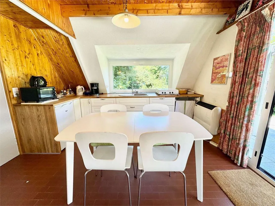 Belle maison de vacances avec grande terrasse, jardin et parking