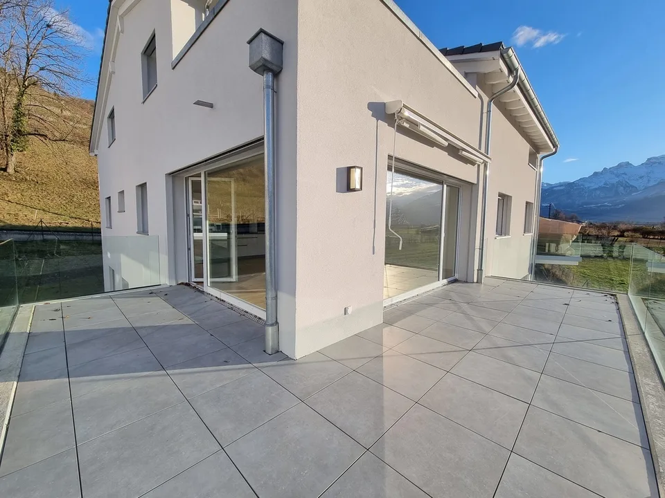 Apartment with 4.5 rooms and terrace