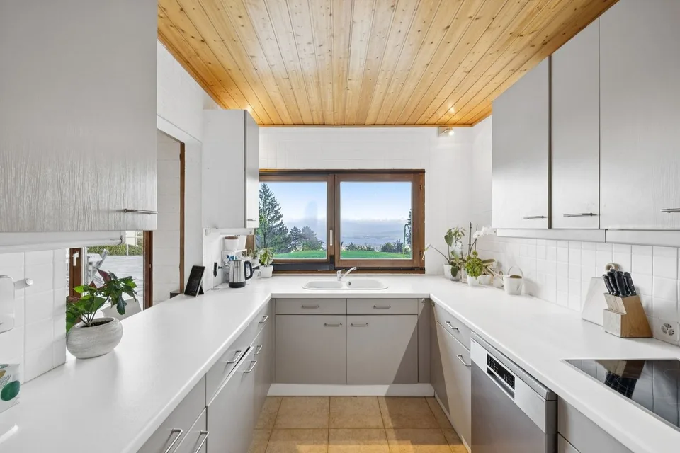 Große Villa mit Seeblick und Alpenblick – Foto 7 von 13