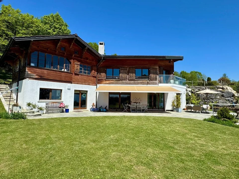Große Villa mit Seeblick und Alpenblick