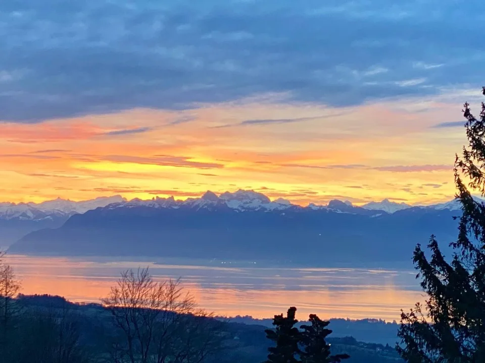 Große Villa mit Seeblick und Alpenblick
