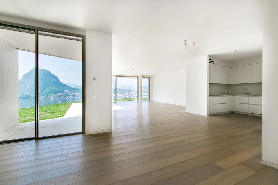 LUXURIOUS APARTMENT WITH PANORAMIC GARDEN AND LAKE VIEW