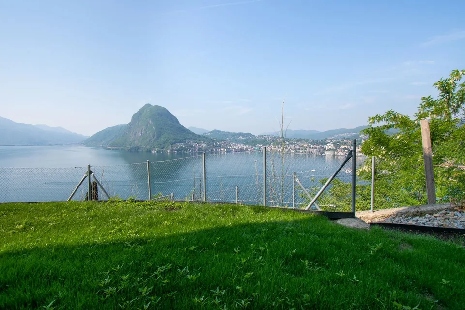 LUXURIÖSE WOHNUNG MIT GARTEN UND EINZIGARTIGER SEESICHT – Foto 6 von 16