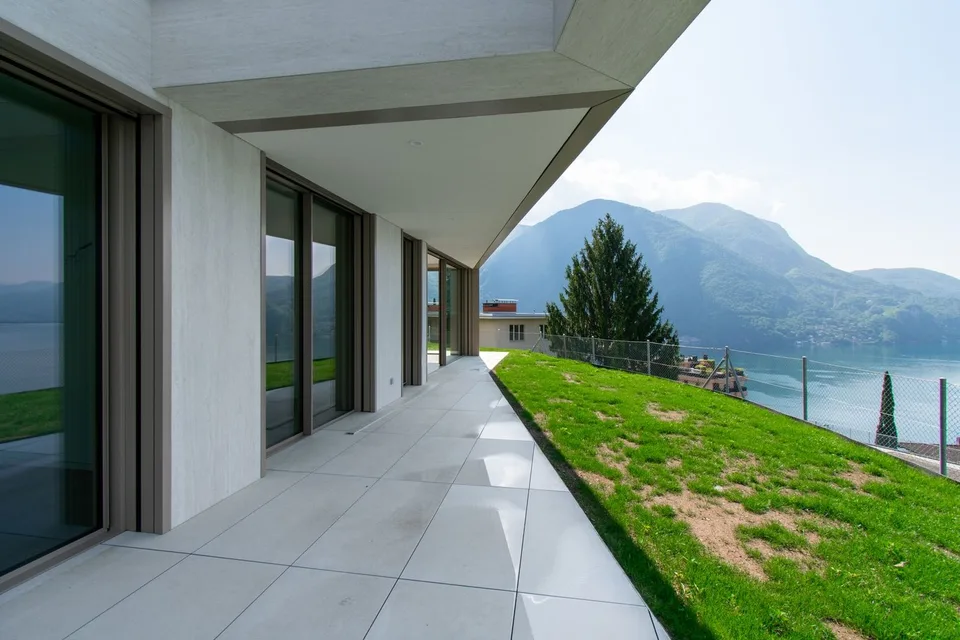 LUXURIÖSE WOHNUNG MIT GARTEN UND EINZIGARTIGER SEESICHT – Foto 7 von 16