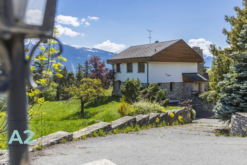 Propriété unique, de caractère avec vue imprenable et excellent ensoleillement