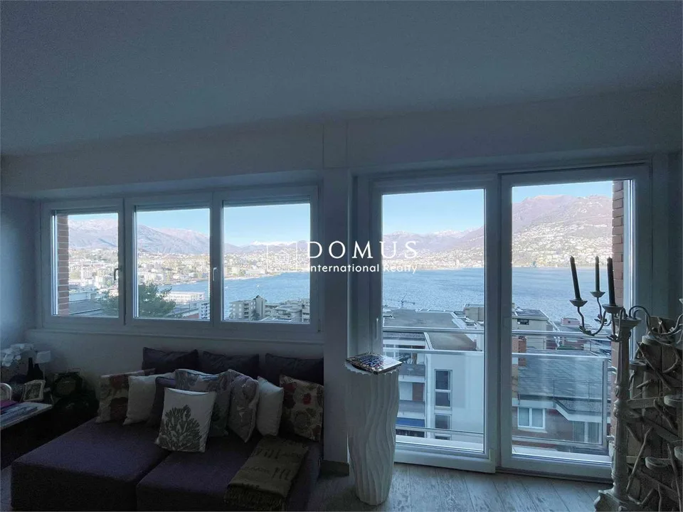 3,5 Lokale mit Pool und atemberaubendem Seeblick