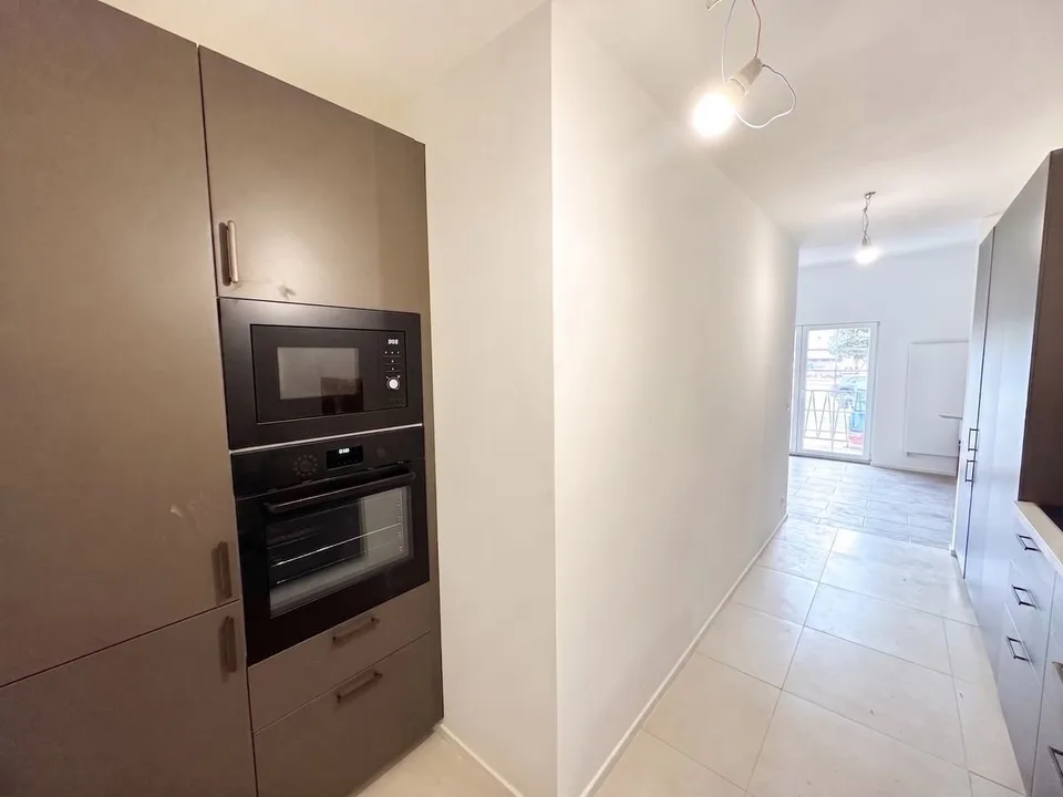 Komplett renovierte Maisonette-Wohnung zum Verkauf in Gimel