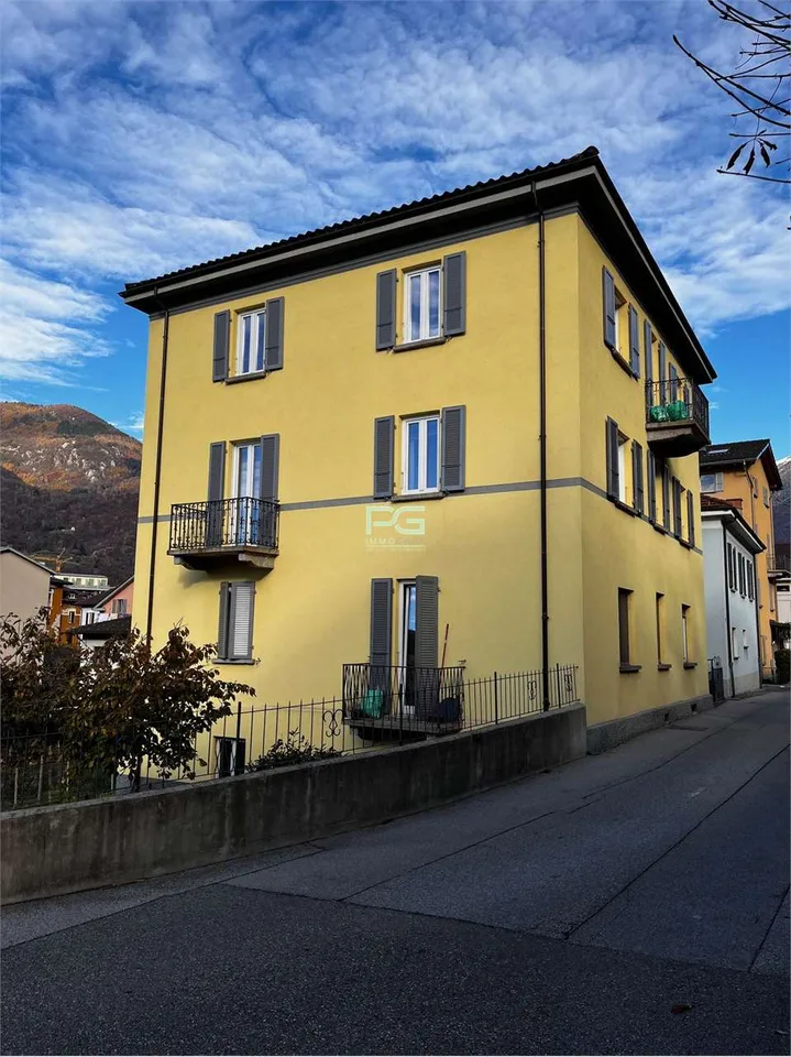 Bellinzona, casa plurifamiliare ampia e soleggiata