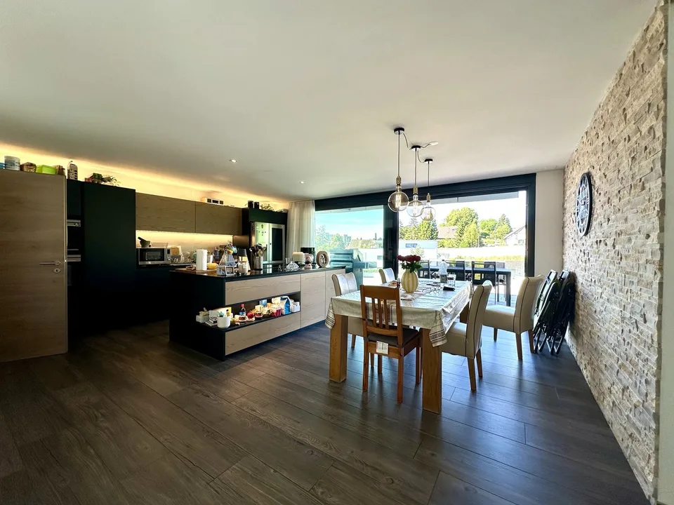 Moderne Designer-Attikawohnung mit Aussichtsterrasse und Einstellplatz – foto 11 di 13