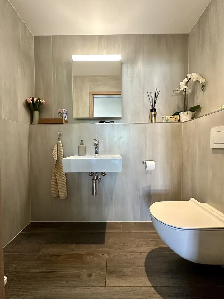 Moderne Designer-Attikawohnung mit Aussichtsterrasse und Einstellplatz – foto 12 di 13