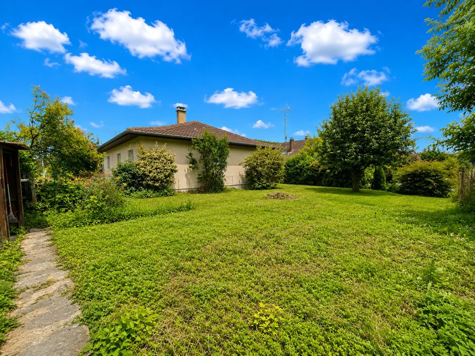 HÉGENHEIM – Freistehendes Einfamilienhaus auf einer Ebene mit 100 m² Vollkeller