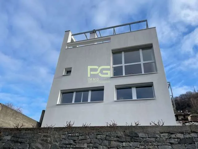 Raffiniertes Einfamilienhaus mit Blick