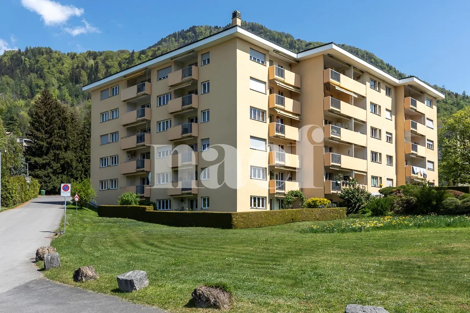 Exclusif ! Spacieux appartement de 3.5 pièces avec balcon et vue dégagée sur le lac à vendre à Chernex / Montreux