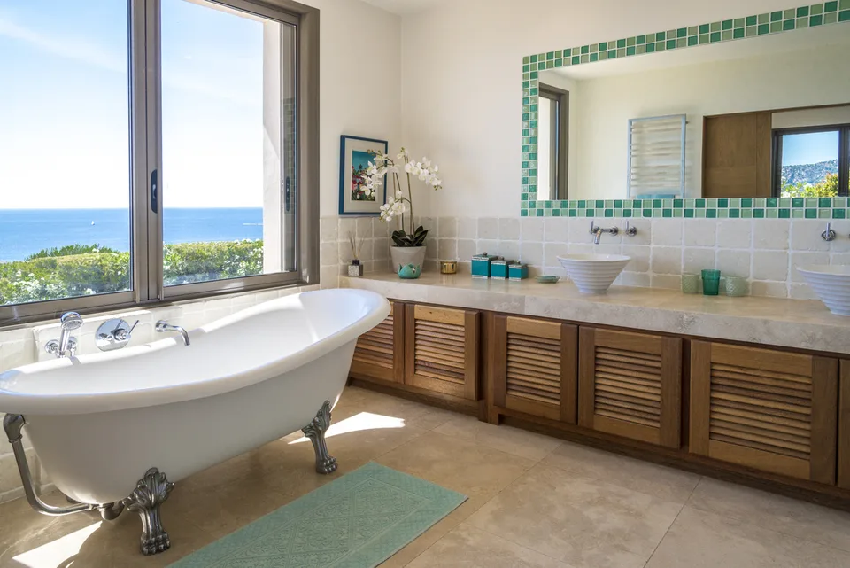SUPERBE VILLA AVEC PISCINE A DEBORDEMENT POUR VOS VACANCES – photo 9 sur 13