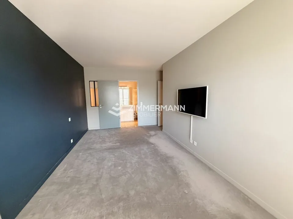 Prächtige 5-Zimmer-Wohnung mit großer Terrasse und freier Sicht!