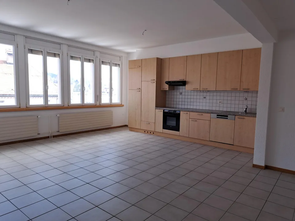 APPARTEMENT DE 3 PIECES SOUS LES TOITS