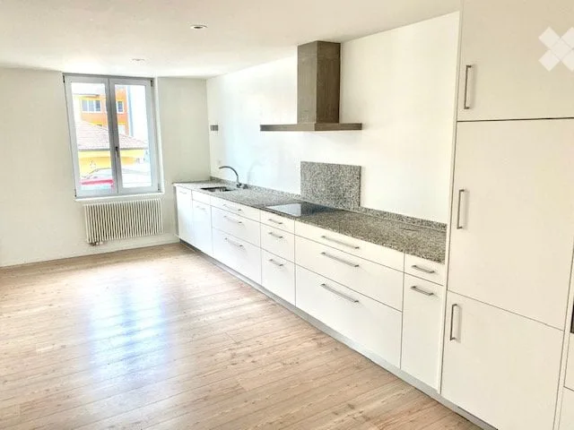 Renting a large 4.5-room apartment with a garden seating area