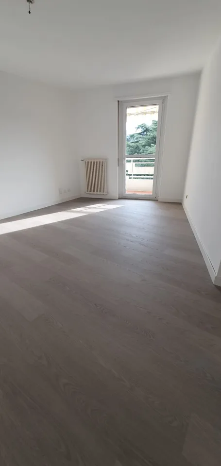 Appartement 3,5 pièces rénové à proximité de la gare