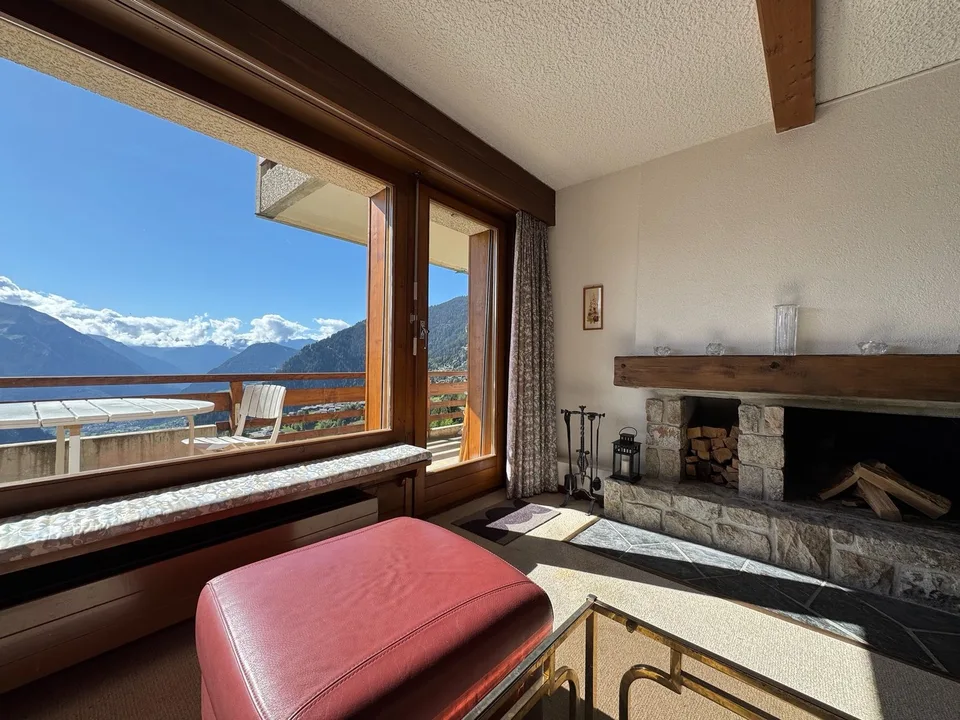 Un appartamento di 3 camere luminoso, con vista panoramica sulla valle