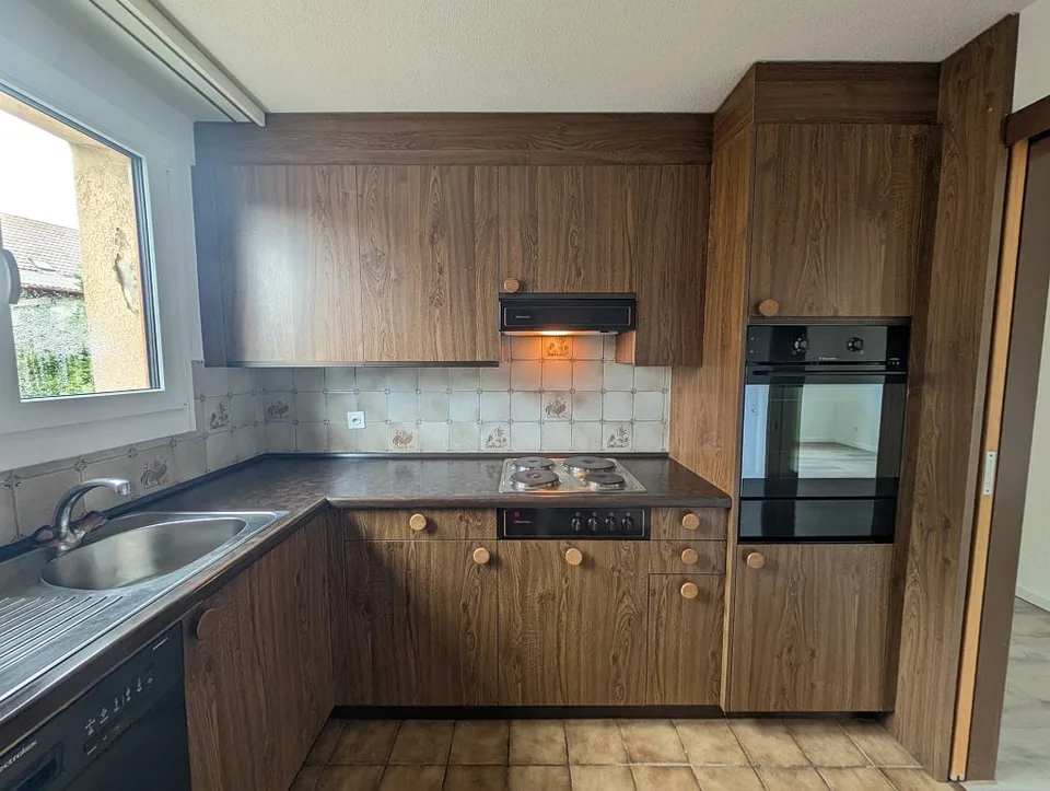 3.5-Zimmerwohnung, Parterre rechts