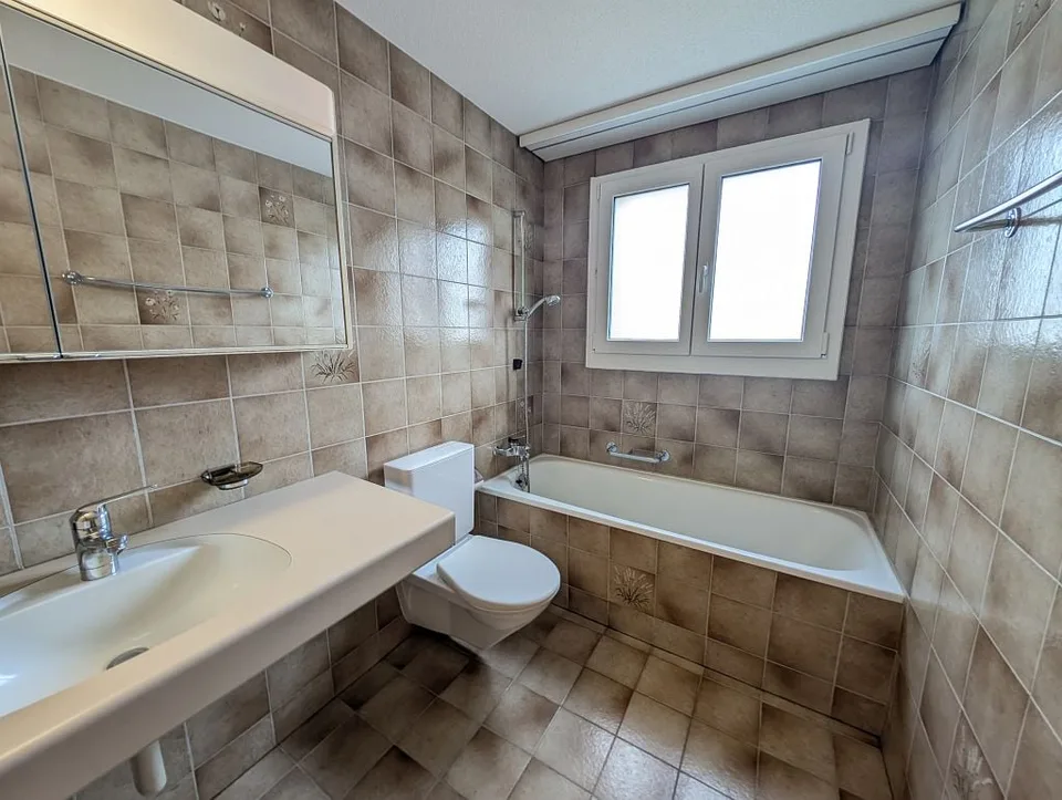 3.5-Zimmerwohnung, Parterre rechts
