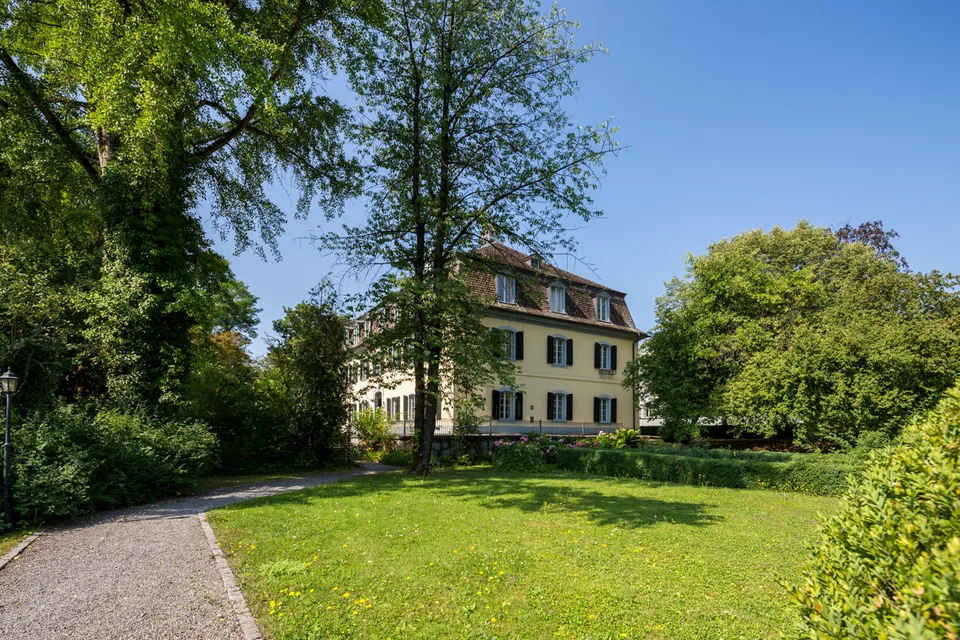 Luxurious living in the Laué Estate