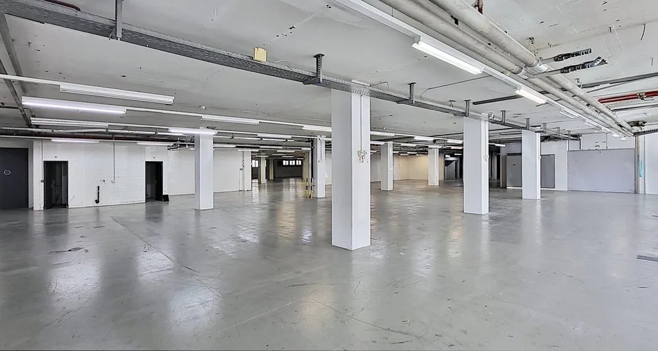 "Spannende Gewerbefläche im Souterrain mit ausreichend Tageslicht!"
