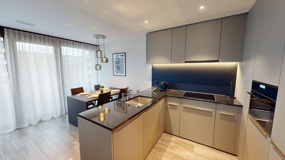 Appartamento 2 locali arredato con balcone elegante