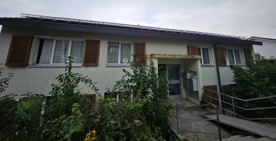 "Aussenparkplatz zu vermieten"