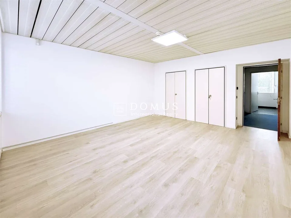 Bureaux centraux et confortables