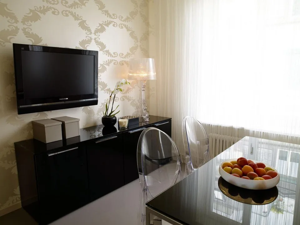One Bedroom Junior, Kitchenette - Serviced Apartment with Weekly Housekeeping Included