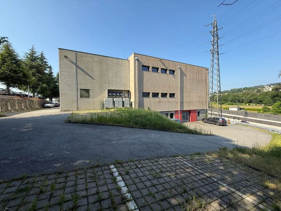 Mendrisio affittiamo ampio stabile commerciale/artigianale con ristorante – foto 14 di 17