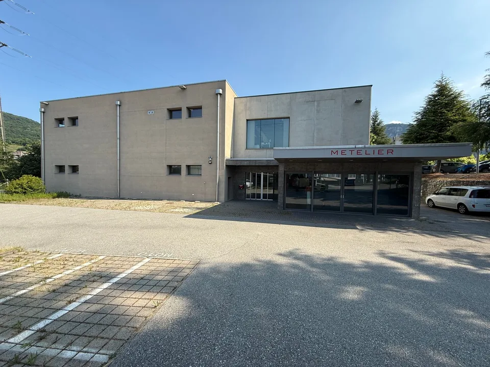 Mendrisio affittiamo ampio stabile commerciale/artigianale con ristorante – foto 13 di 17