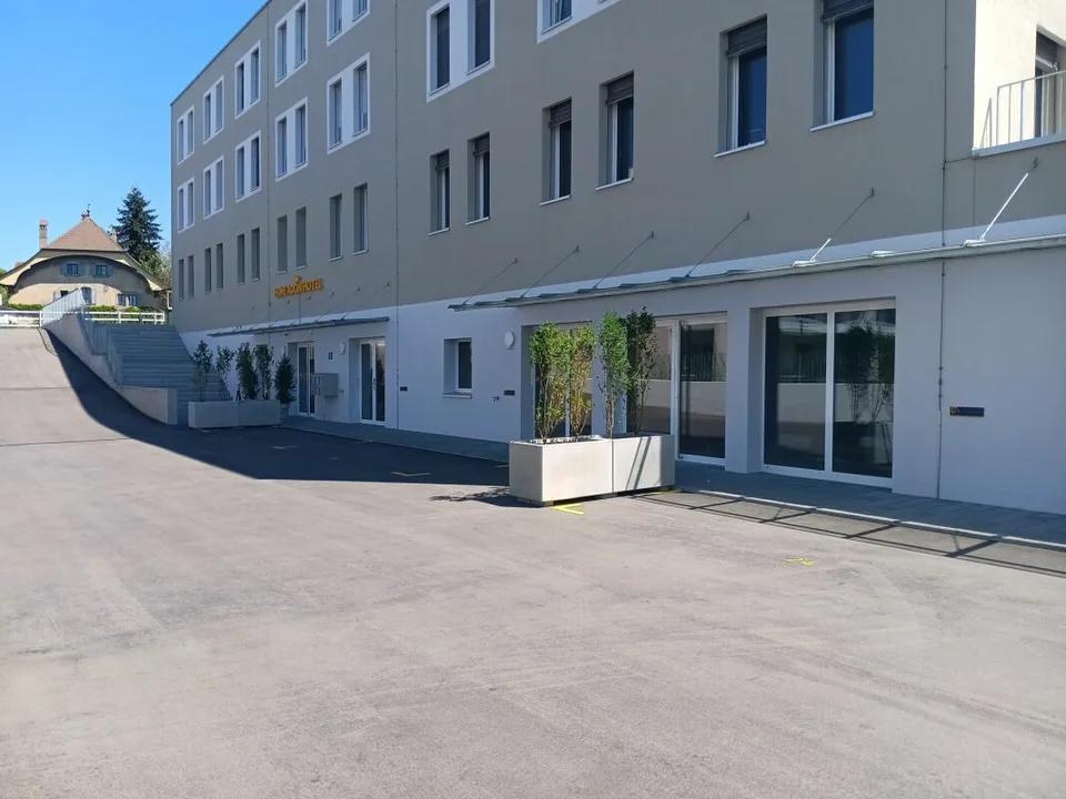 Geschäftsflächen im Gewerbezentrum Au Milavy 127 m2