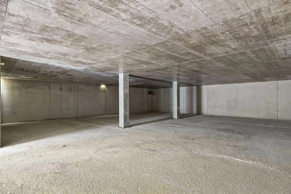 Spazio di magazzino in un nuovo edificio commerciale