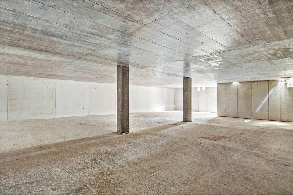 Spazio di magazzino in un nuovo edificio commerciale