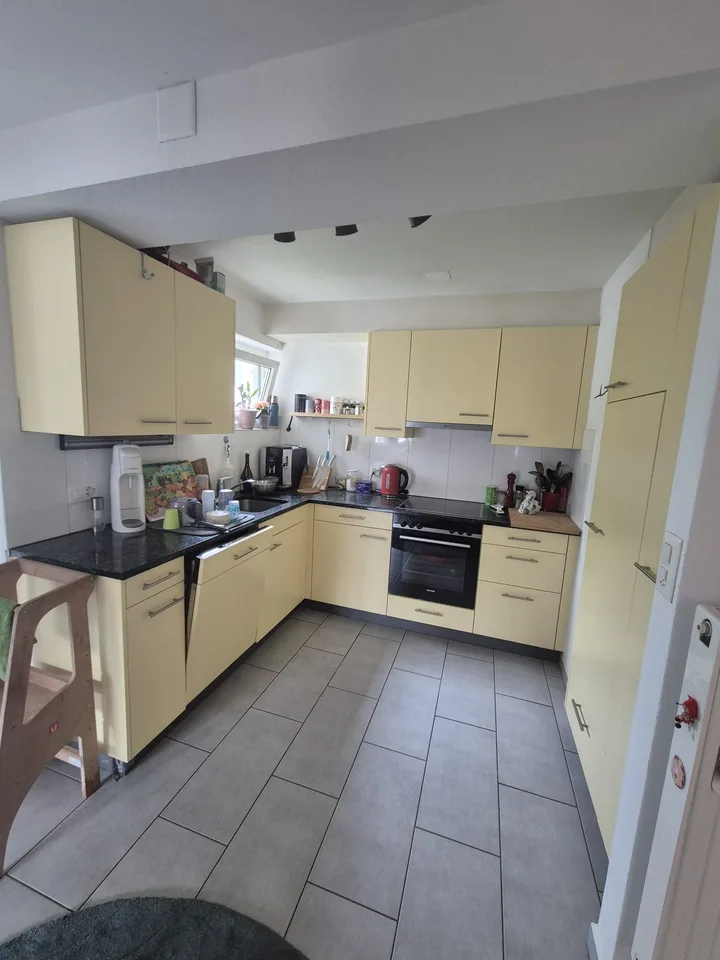 Helle 4.5-Zimmerwohnung mit Balkon in Brügg