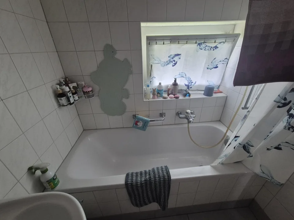 Helle 4.5-Zimmerwohnung mit Balkon in Brügg