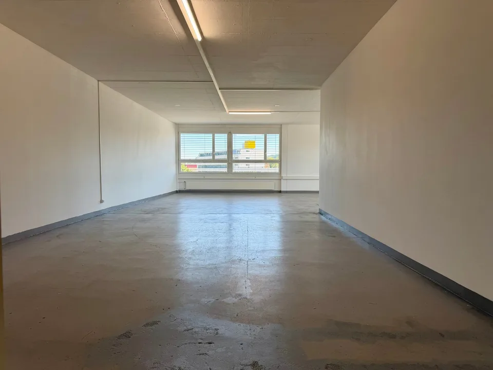 Gewerbe mit Aussicht in Unterengstringen