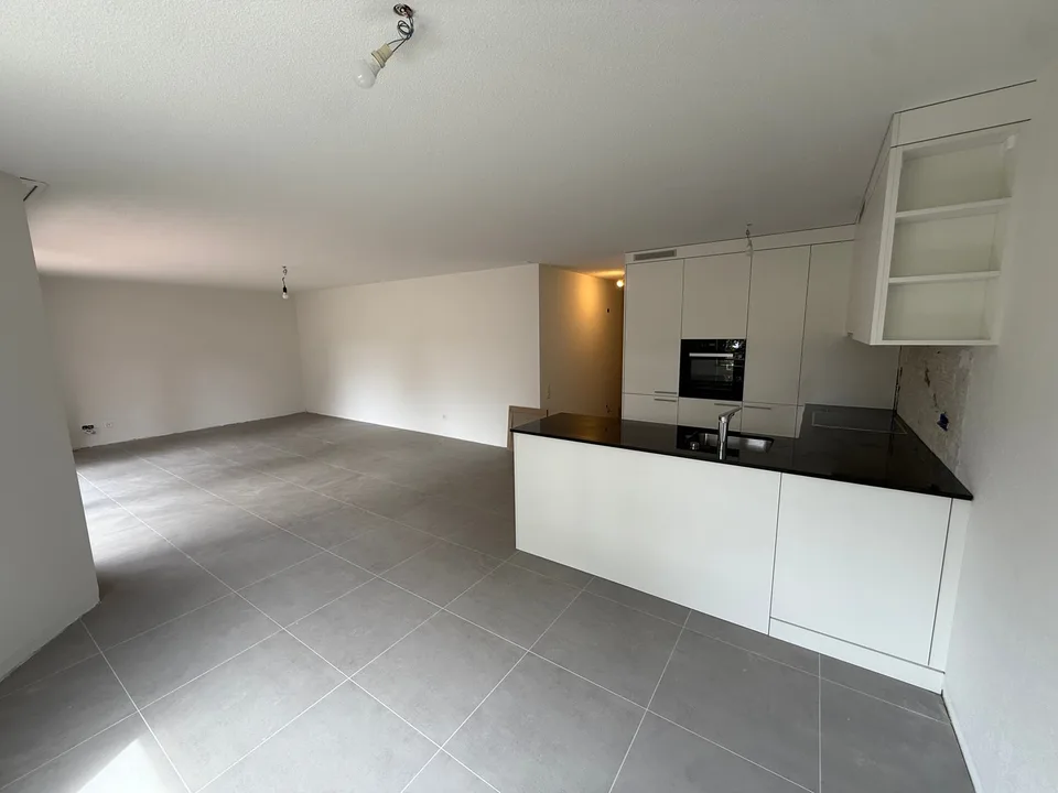 Helles 4.5-Zimmer-Wohnung mit Balkon in Corcelles