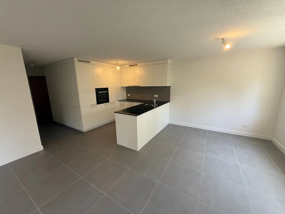 Appartement lumineux de 4.5 pièces avec balcon à Corcelles