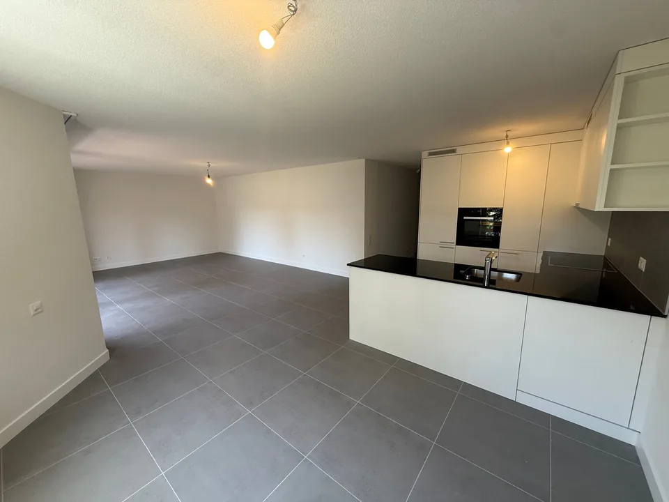 Helles 4.5-Zimmer-Wohnung mit Balkon in Corcelles