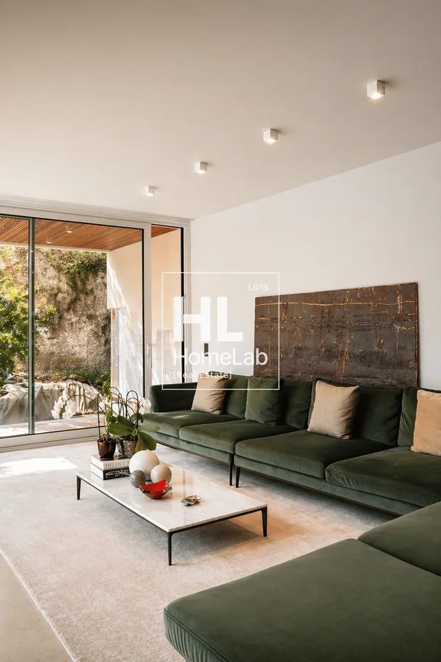 VILLA MODERNA CON PRESTIGIOSA VISTA LAGO