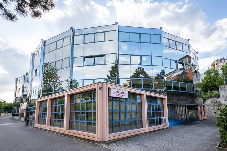 Situation optimale - Bureau Plug-and-Play de 190m2
