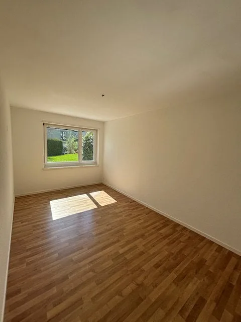 Helle 4.5-Zimmer-Wohnung im Erdgeschoss mit Wintergarten und Terrasse