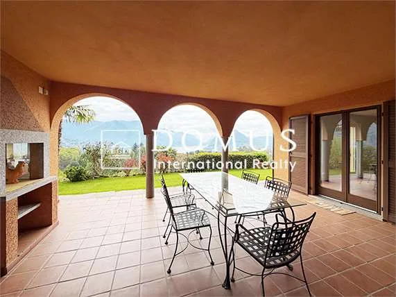 Appartamento 4.5 locali con vista lago, giardino e piscina