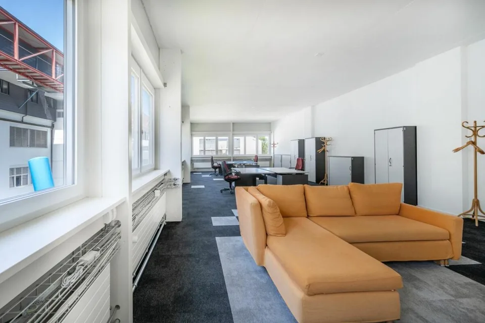 Arbeiten auf dem ZIK-Areal - modernes, helles Büro mit Seeblick