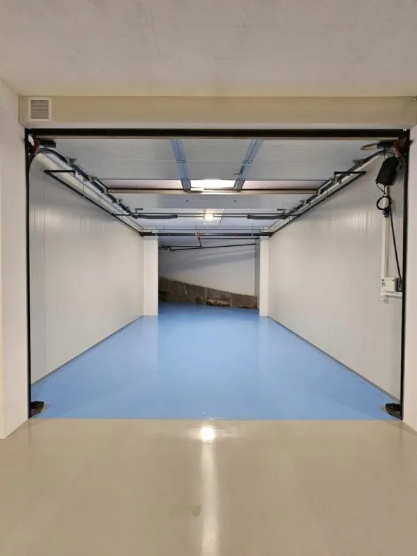 Halle 46 m2 à Villeneuve VD