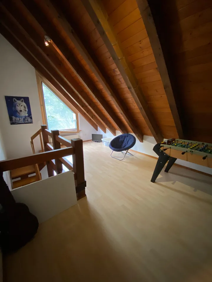 Schönes 7,5-Zimmer-Apartment im 2. Stock