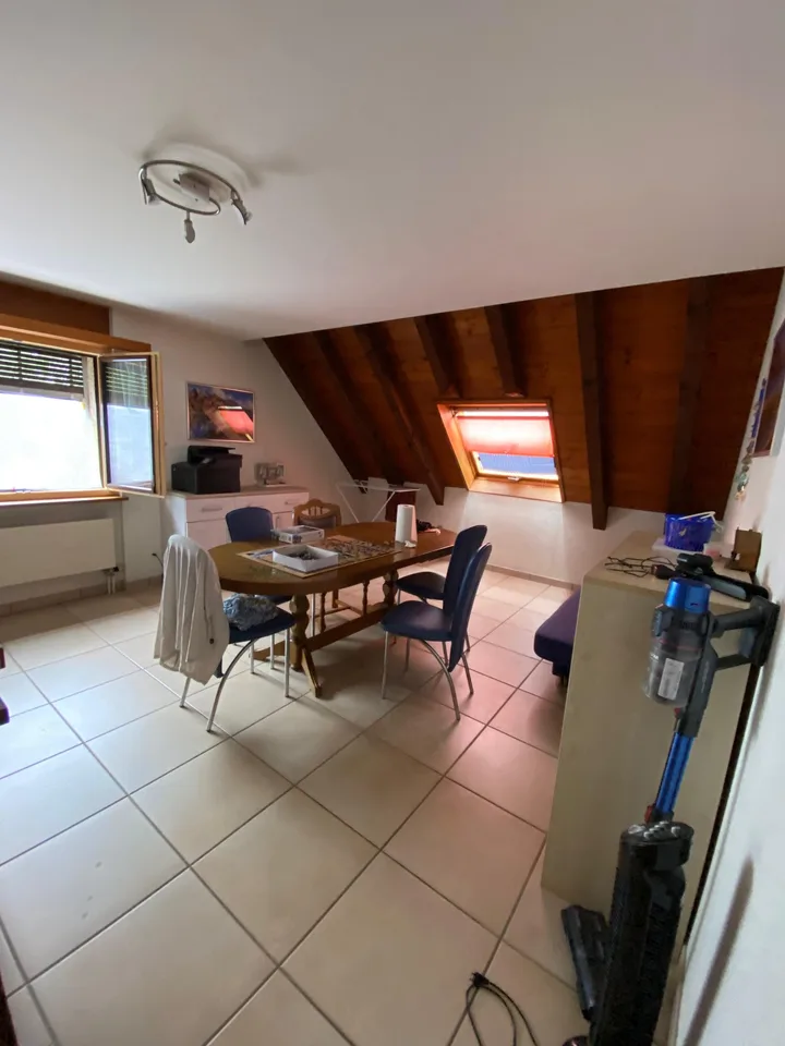 Schönes 7,5-Zimmer-Apartment im 2. Stock